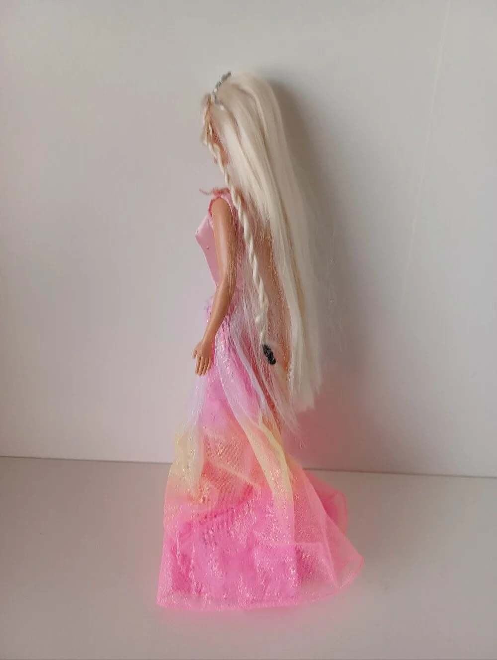 Vintage Barbie Fashion Doll Prncess Pink And Yellow Dress‎ With Crown Toy